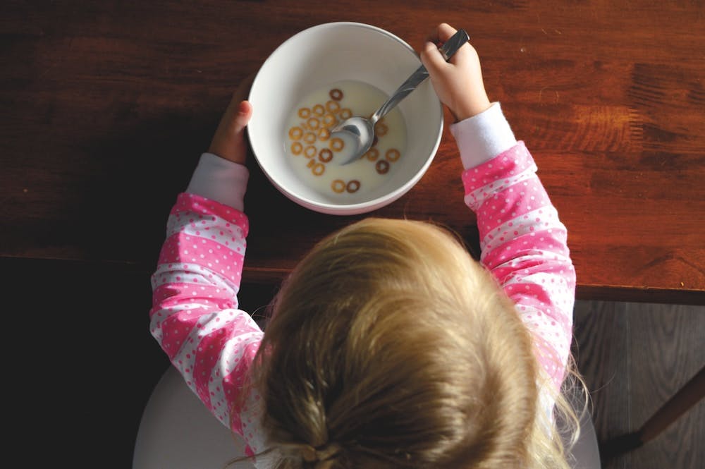 How to Encourage Kids to Develop a Healthy Relationship with Food