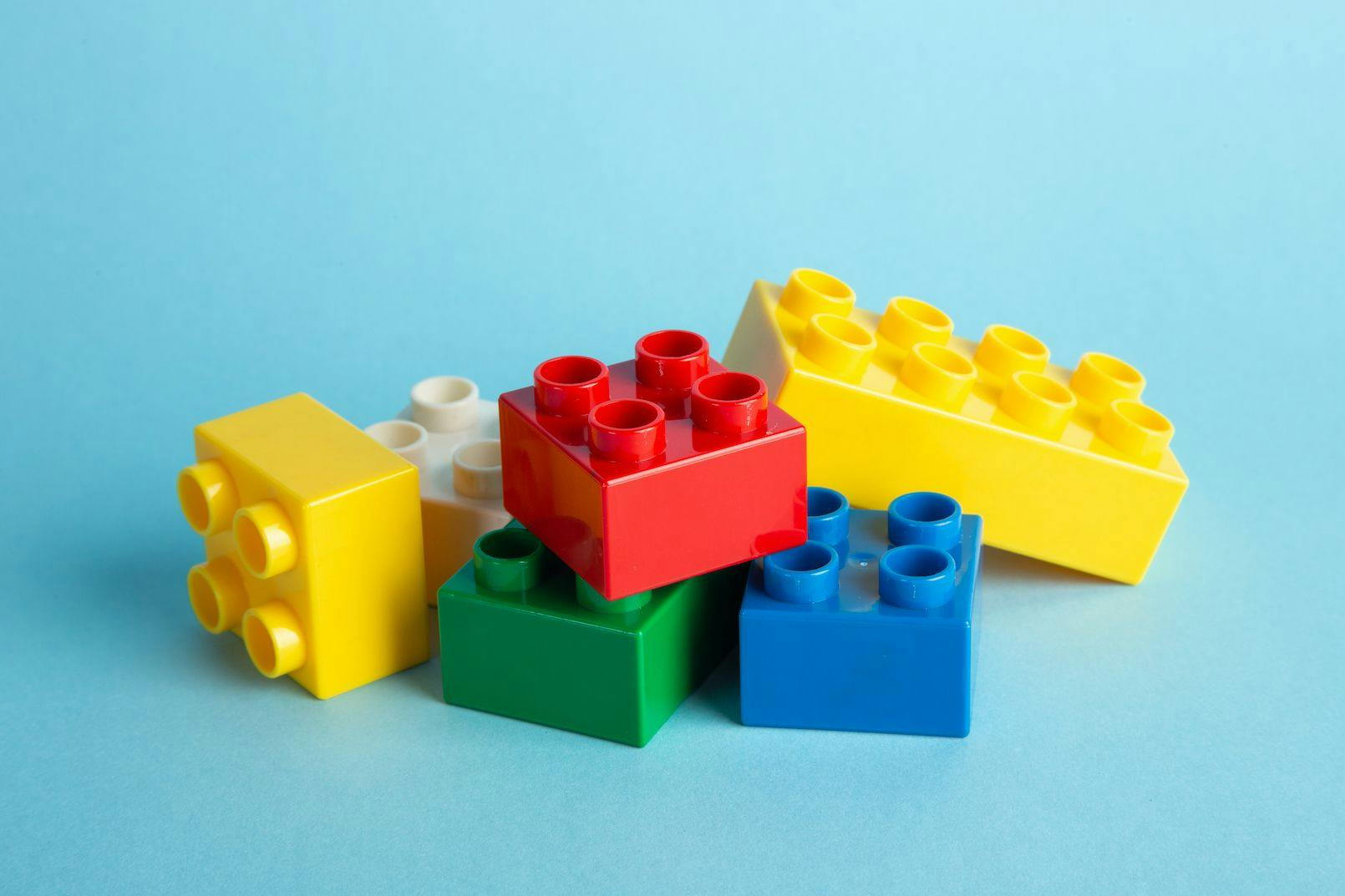 What are the wonderful wellbeing benefits of Lego play as an adult?