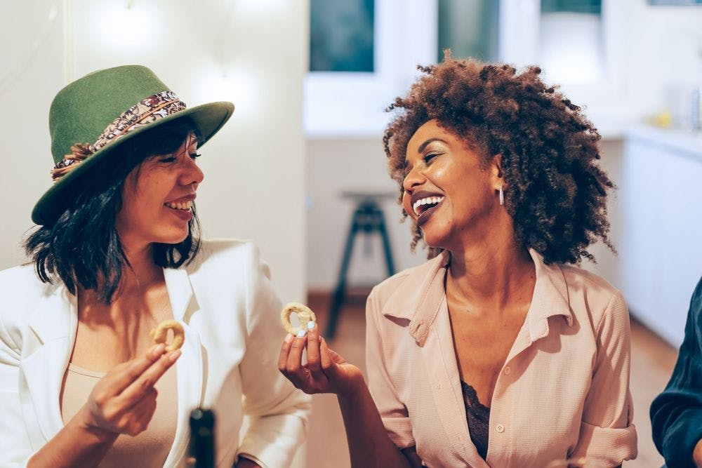 5 ways to navigate a friendship wage gap