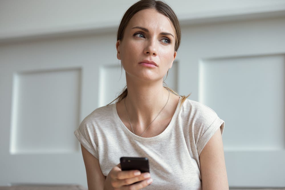 4 ways to tackle phone call phobia