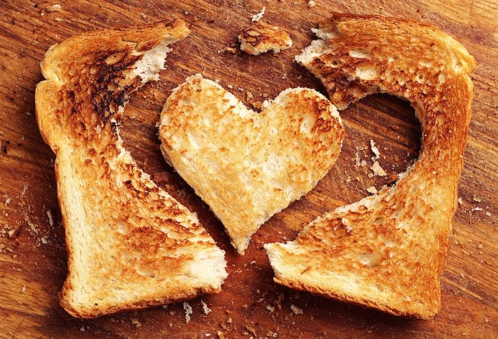 How to spot breadcrumbing when you're on the dating scene