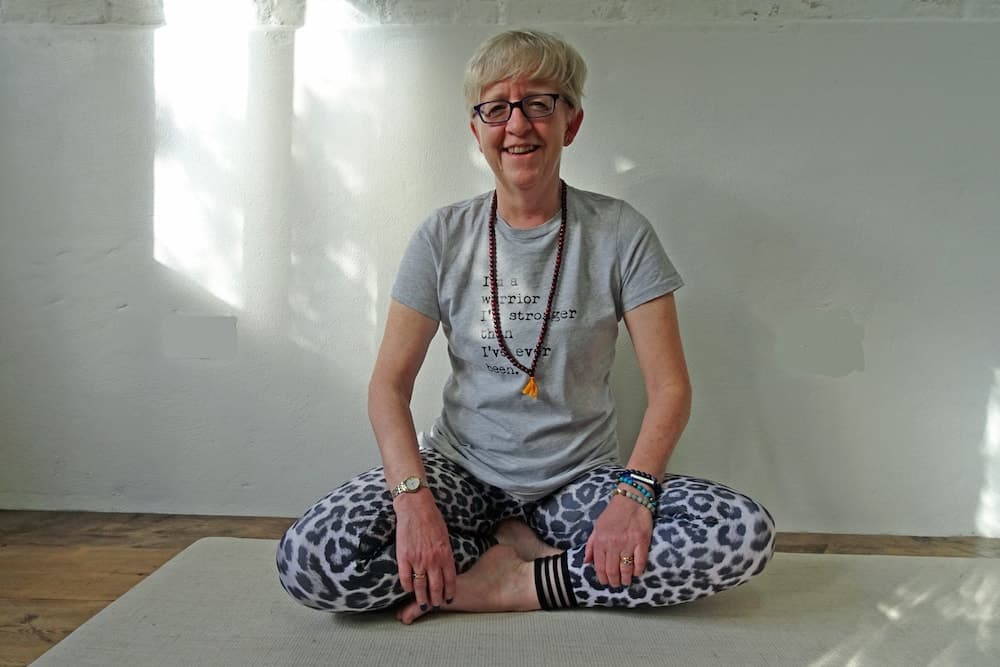 Lesley-yoga-min-1
