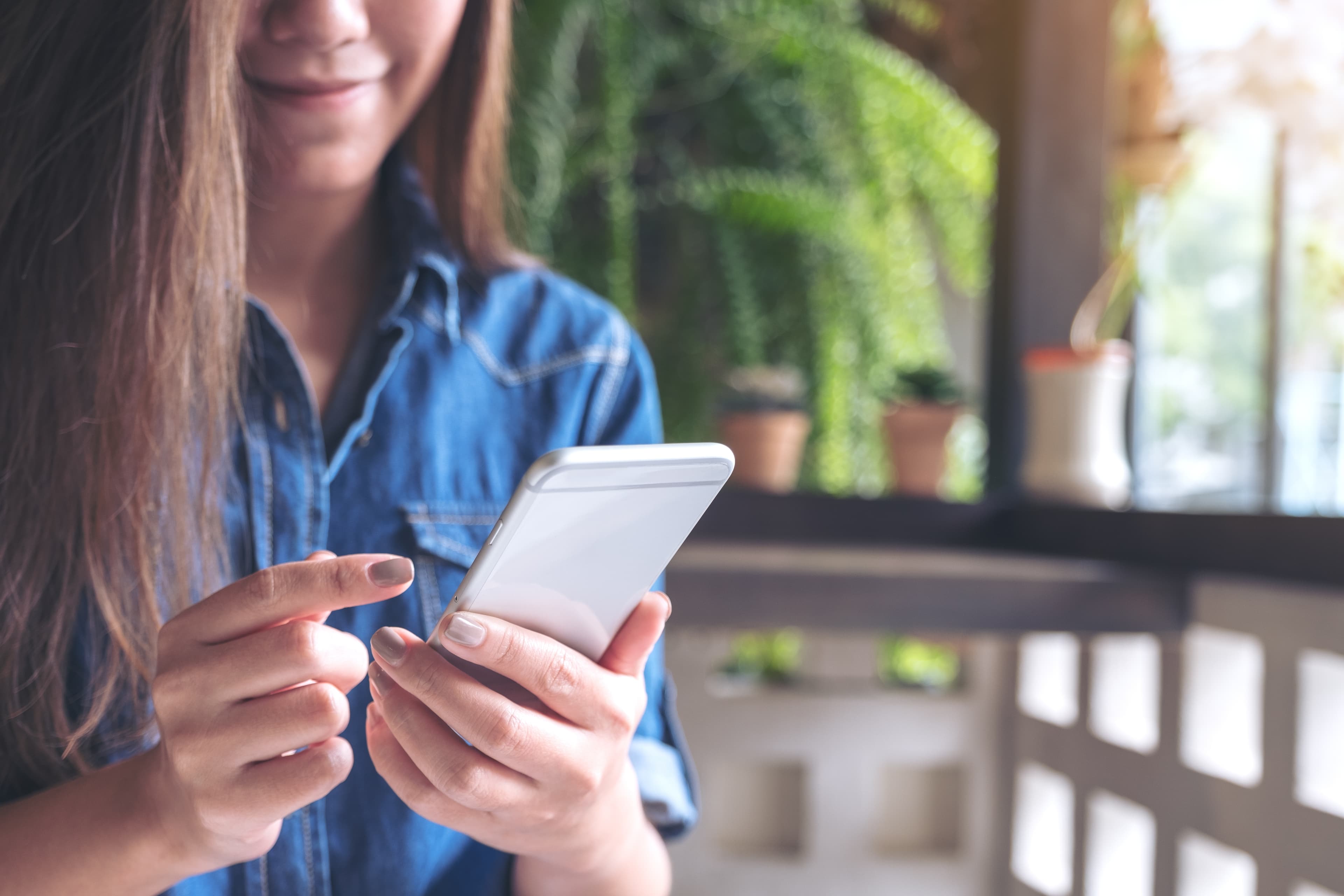 Social Media and School Work Driving Growing Self-Harm Problem Among Teenage Girls
