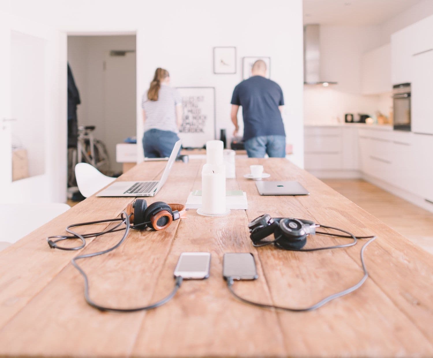 How to Work in Harmony With Your Partner in Self-Isolation