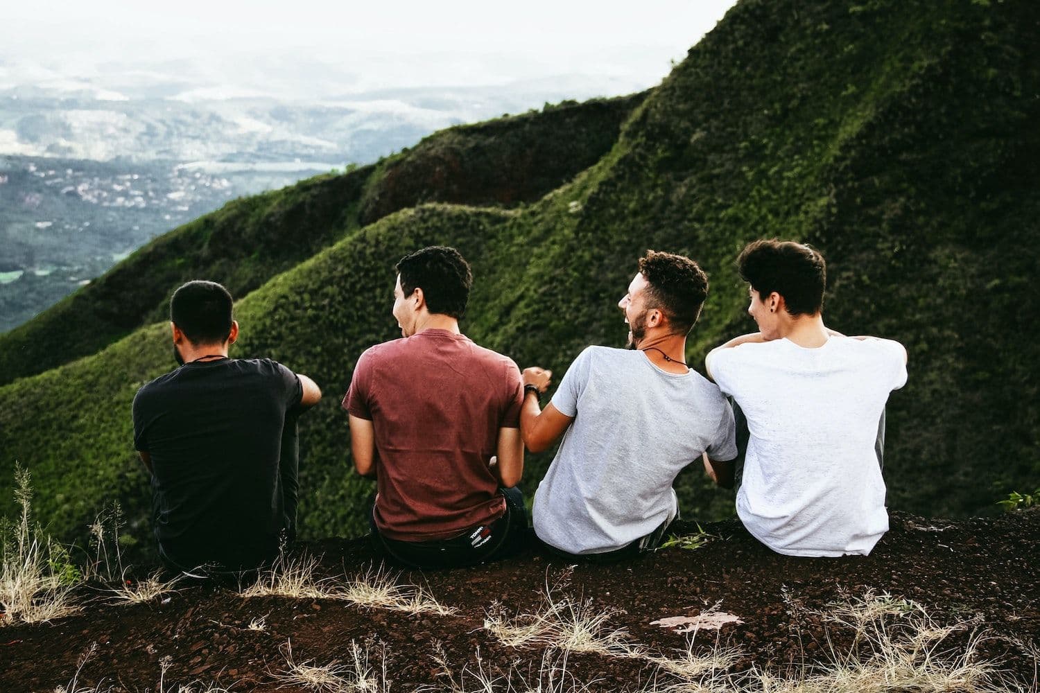 8 low-cost things to do with friends