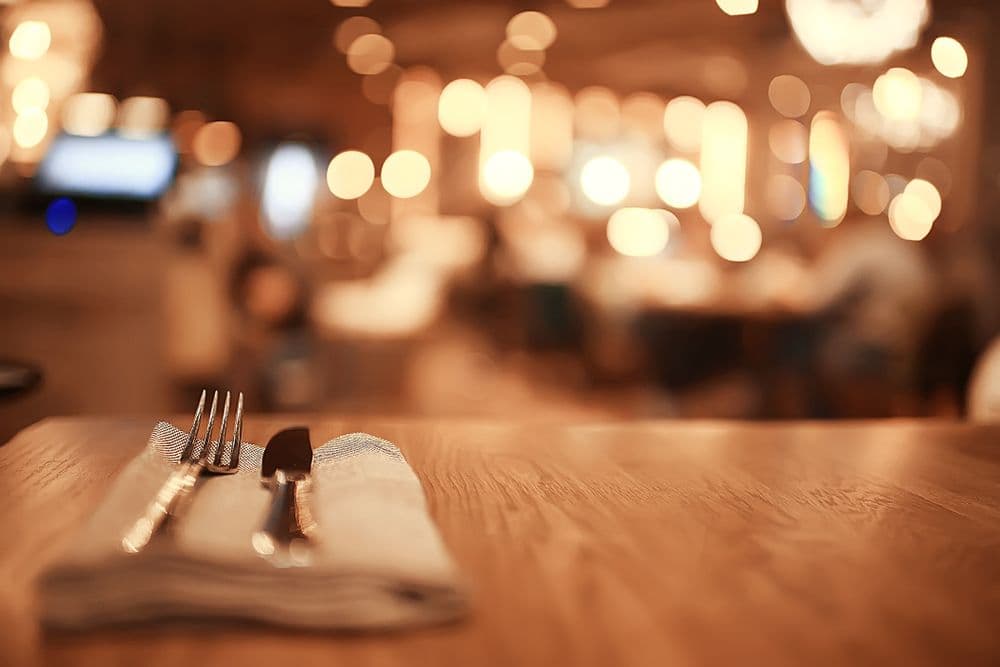 resturant dining table