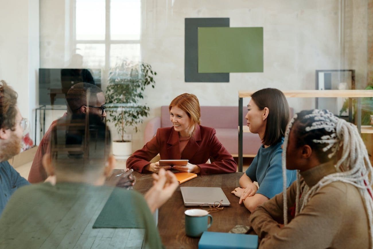 Team meeting in office